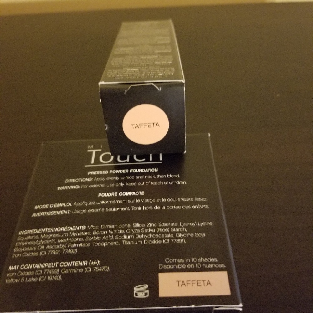 Younique foundation taffetta,  liquid and pressed